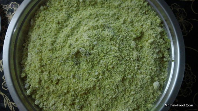 Blending chillies and mixing into the powder